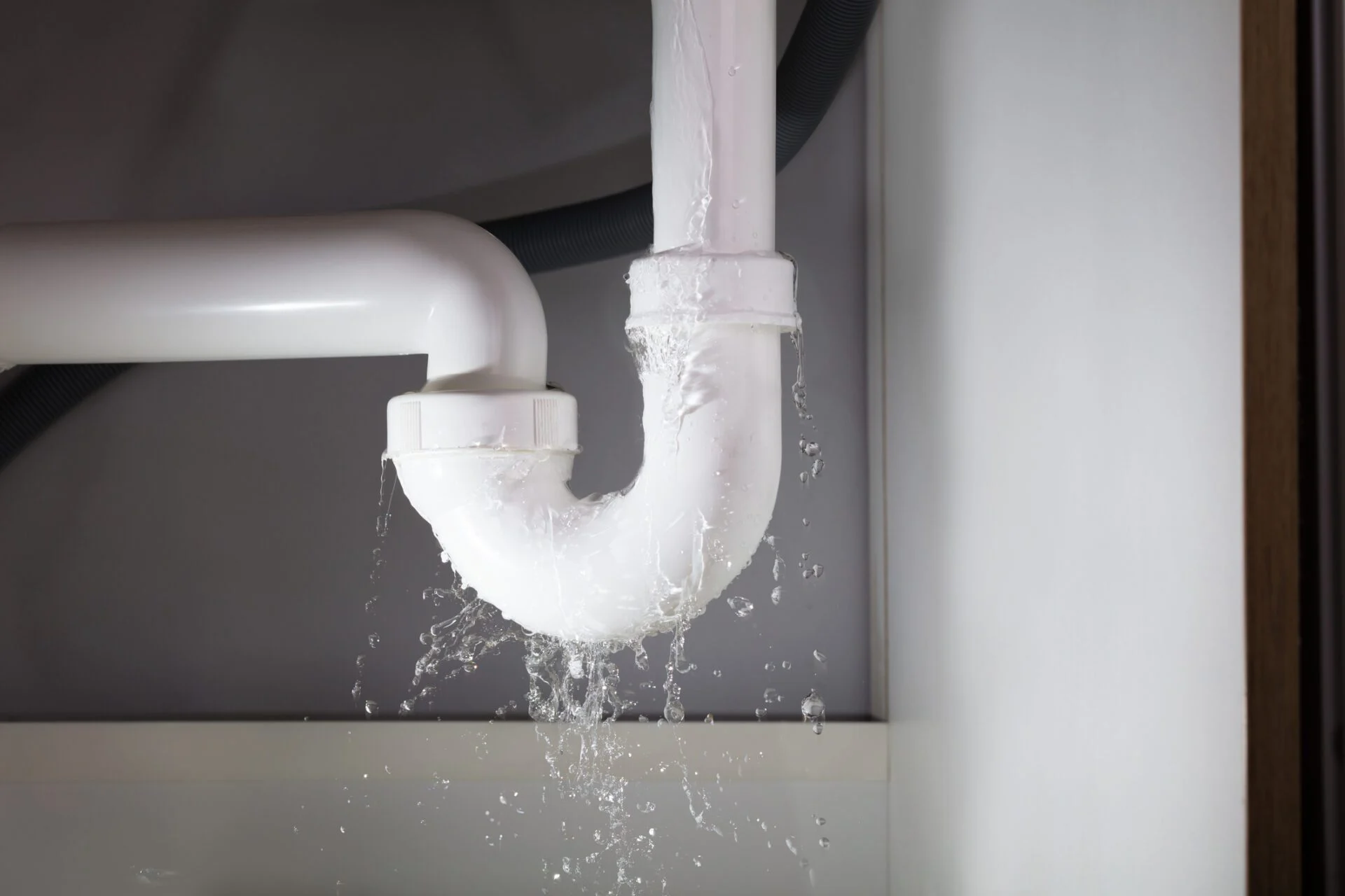 Leakage repair plumbing service